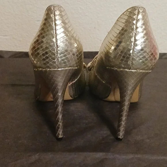 Karl Lagerfeld 6.5 Gold Heels - Picture 3 of 9